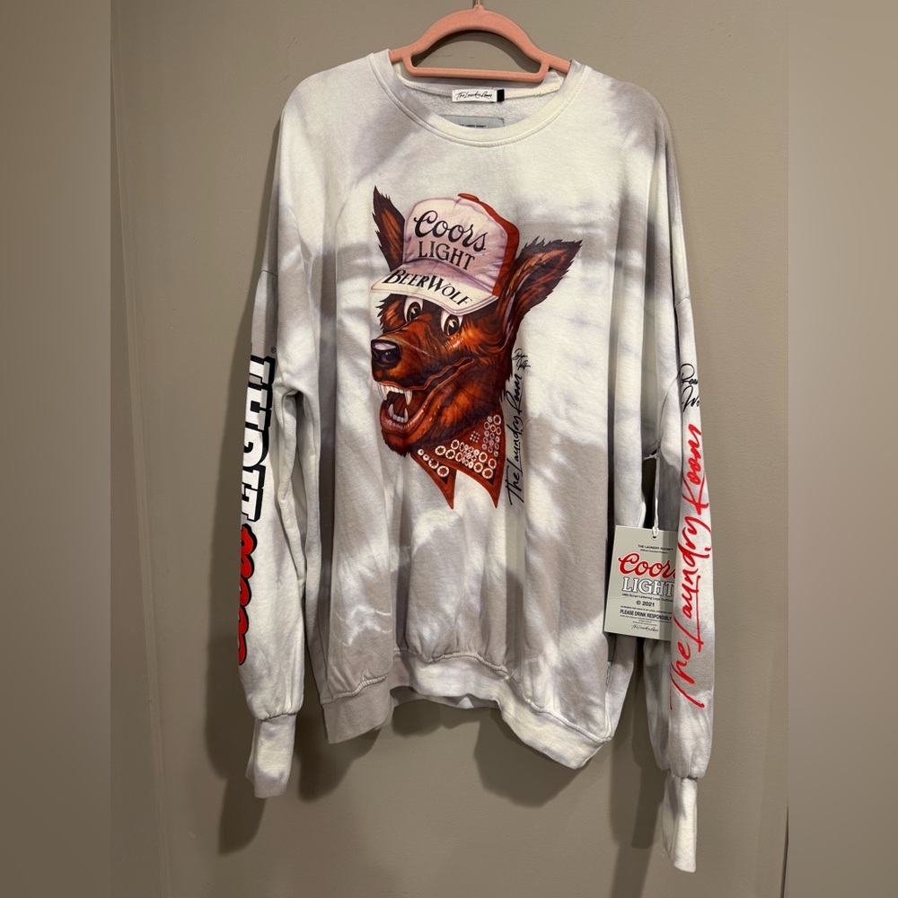 📍SOLD📍NWT 2021 The Laundry Room x Coors Light Beer Wolf Jumper Sweatshirt-L